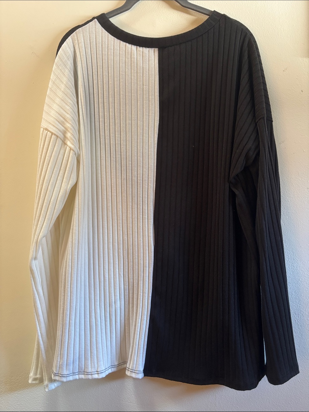Color-blocked Ribbed Top - Picture 4 of 6